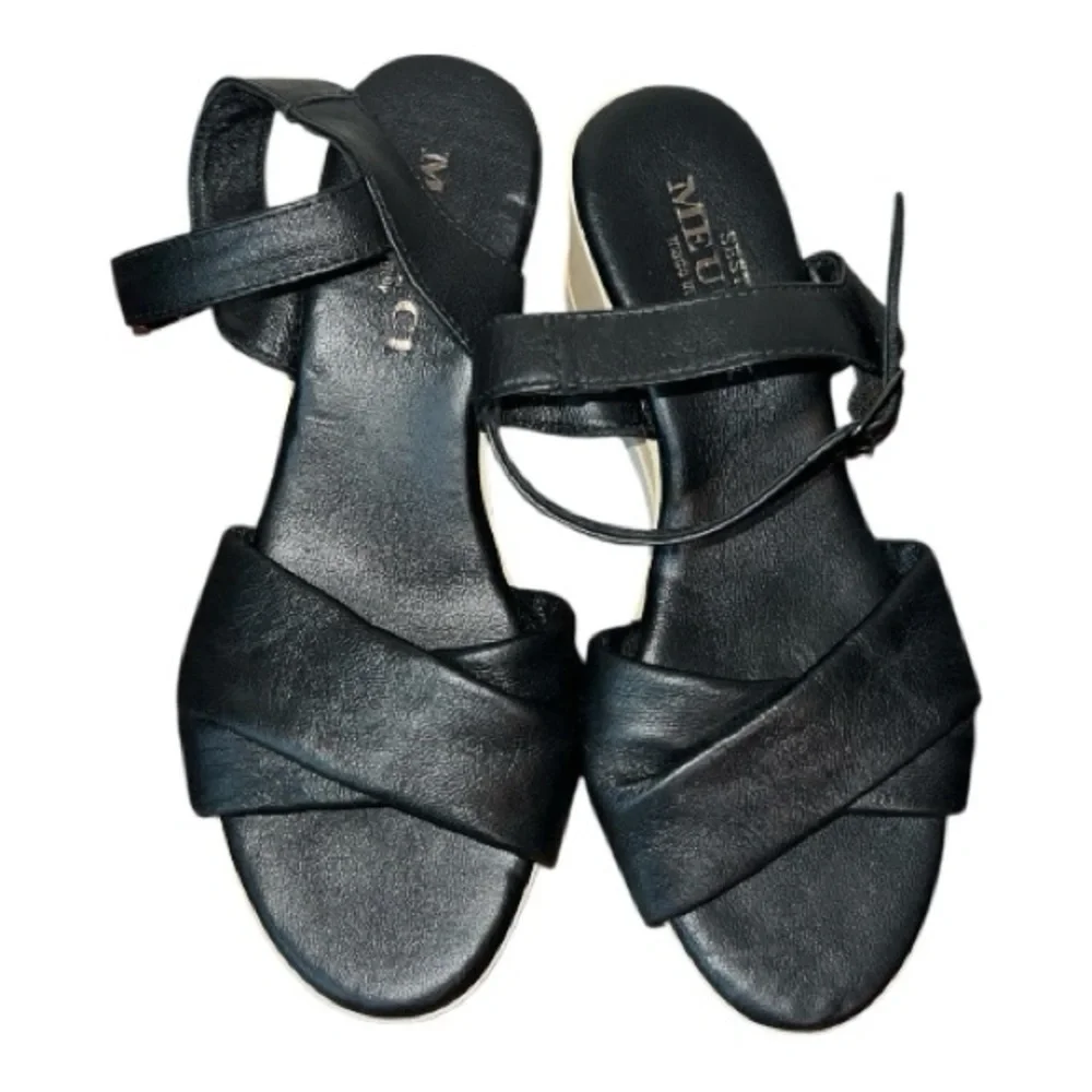 Sesto Meucci Black Criss Cross Ankle Strap Sandals Size 4.5